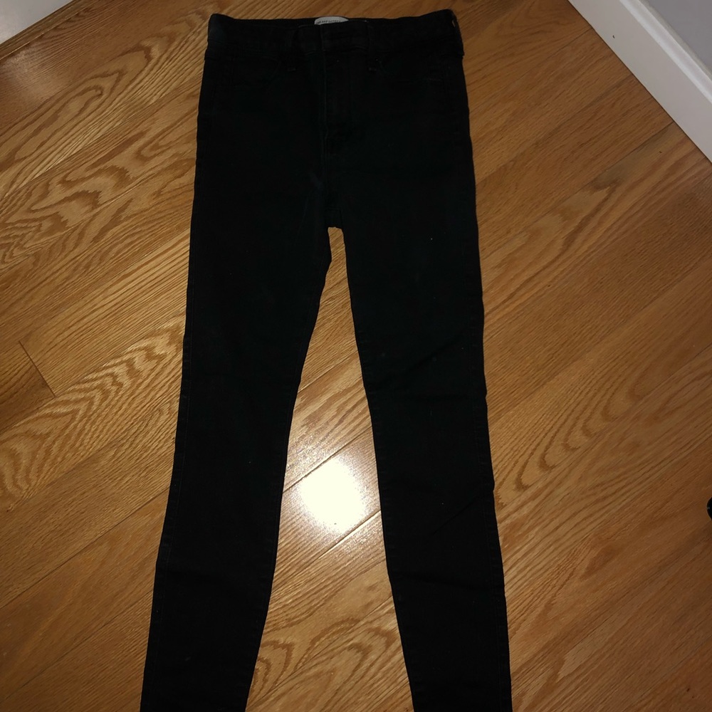 ABERCROMBIE HIGH WAISTED BLACK SKINNY JEANS